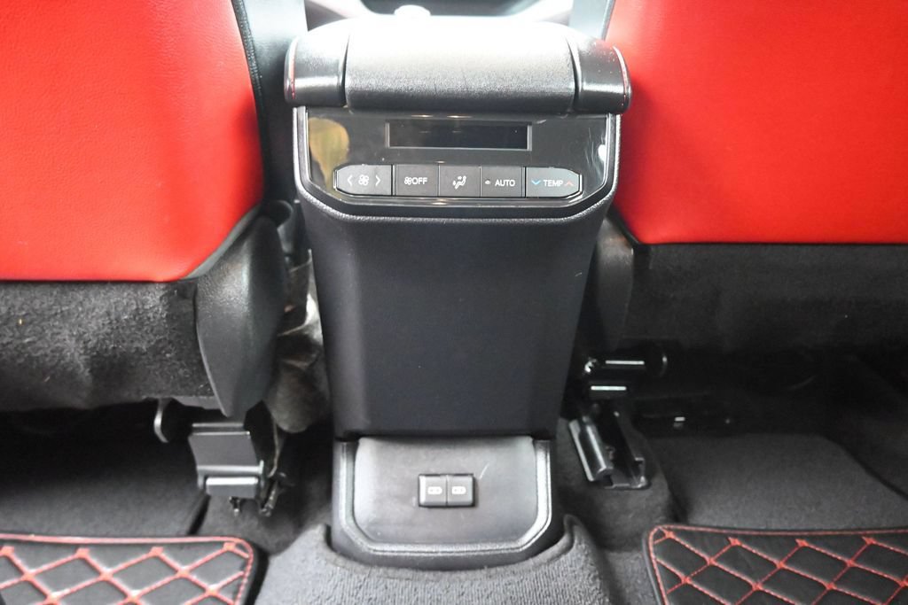 Used 2023 Toyota Highlander XSE FWD image 40