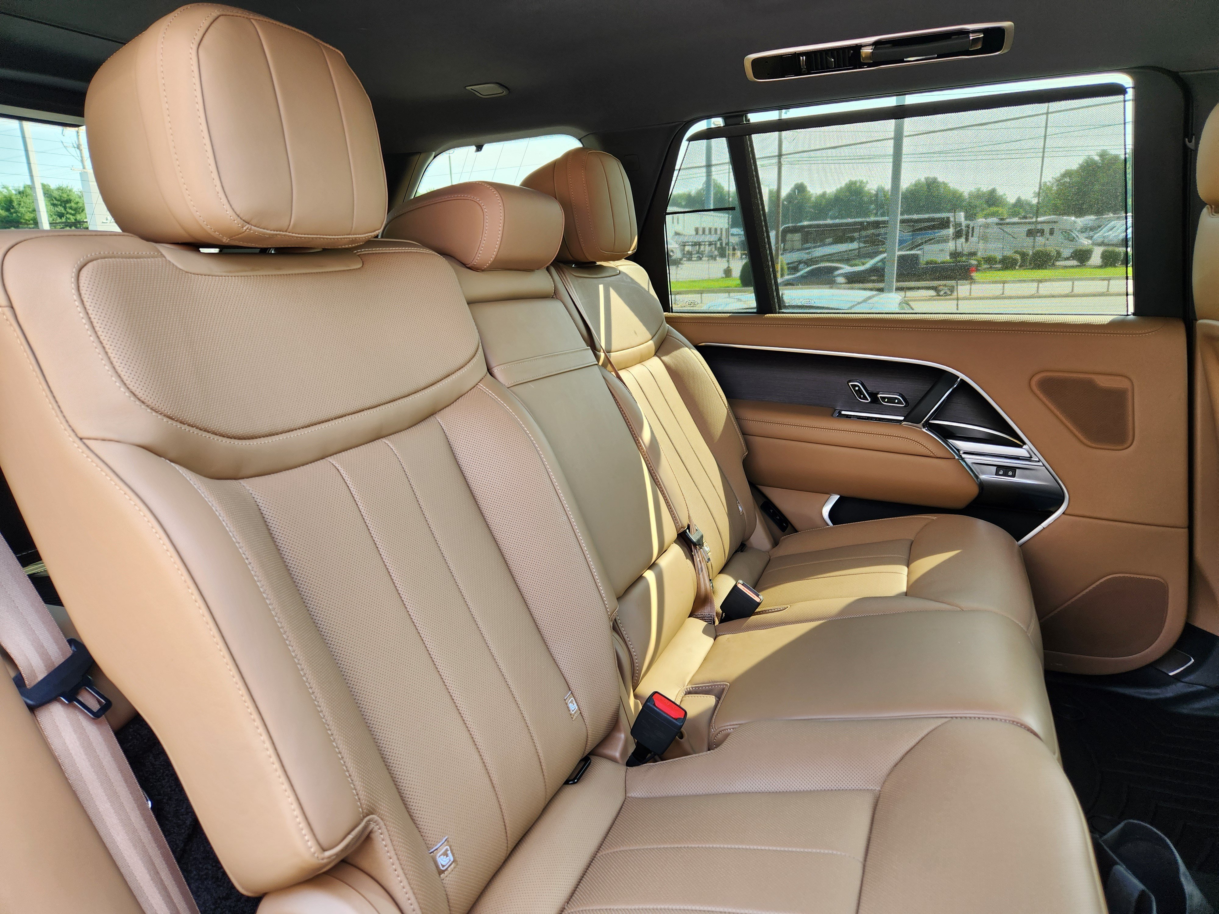 Certified 2025 Land Rover Range Rover Long Wheelbase SE AWD/4WD image 15
