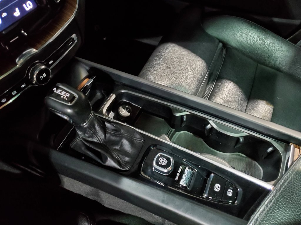 Used 2019 Volvo XC60 T5 Inscription w/ Protection Package Premier FWD image 31