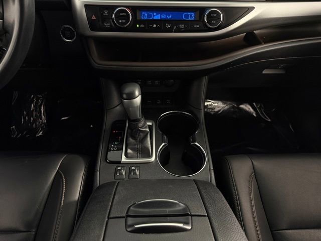Used 2019 Toyota Highlander XLE image 25