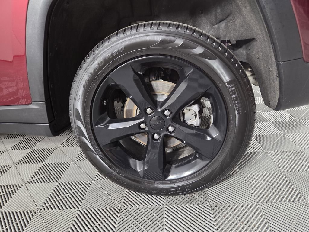 Certified 2025 Jeep Grand Cherokee Limited w/ Black Appearance Package image 27