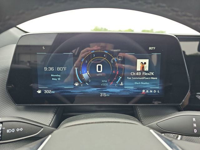 New 2026 Chevrolet Equinox LT w/ Safety and Technology Package FWD image 11