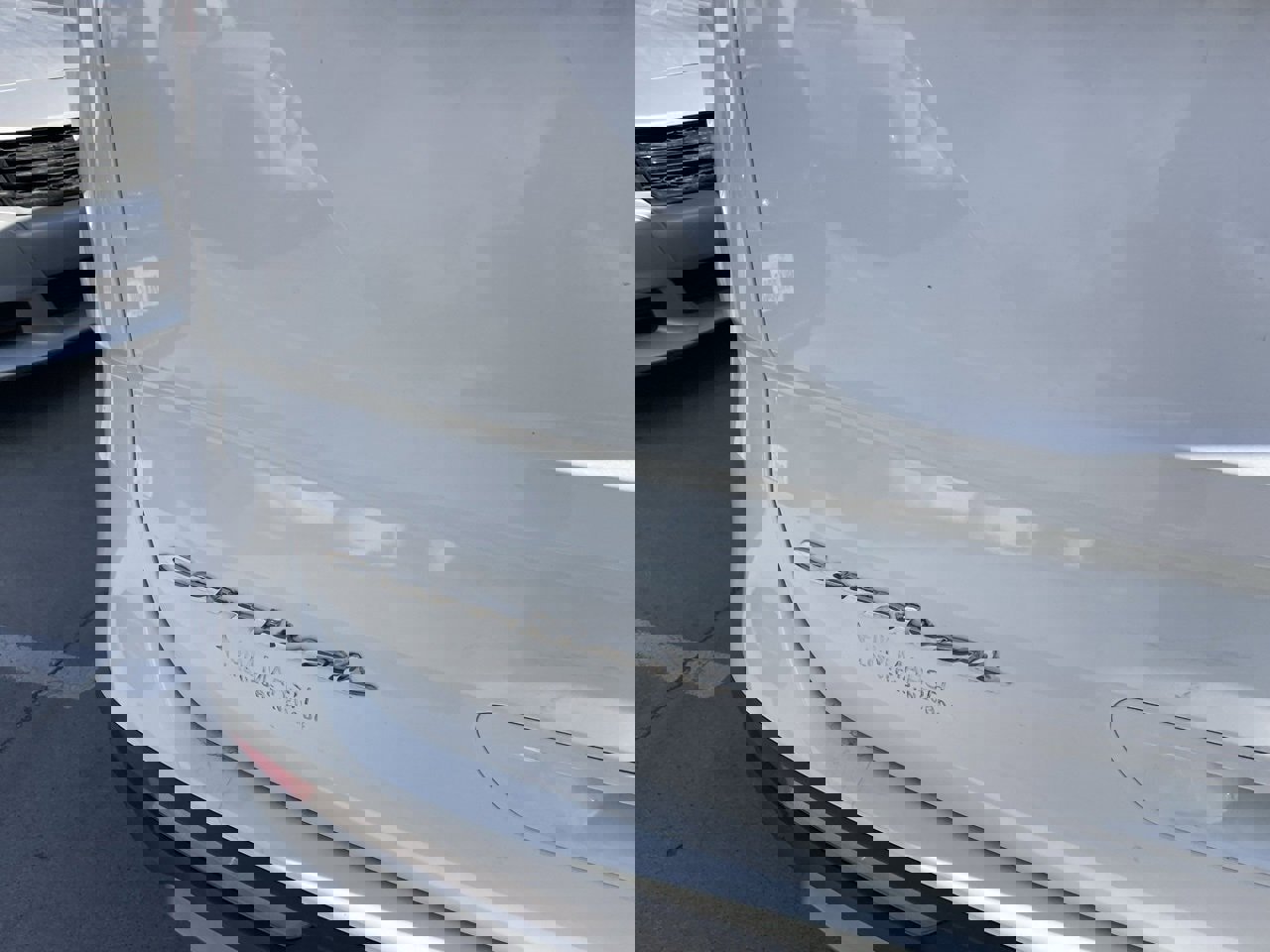 Used 2022 Kia Carnival LX w/ Paint Protection Package image 5