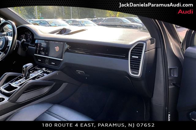 Used 2021 Porsche Cayenne AWD/4WD image 14