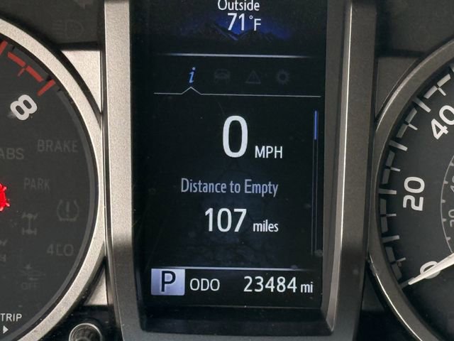 Used 2022 Toyota Tacoma SR5 RWD image 17