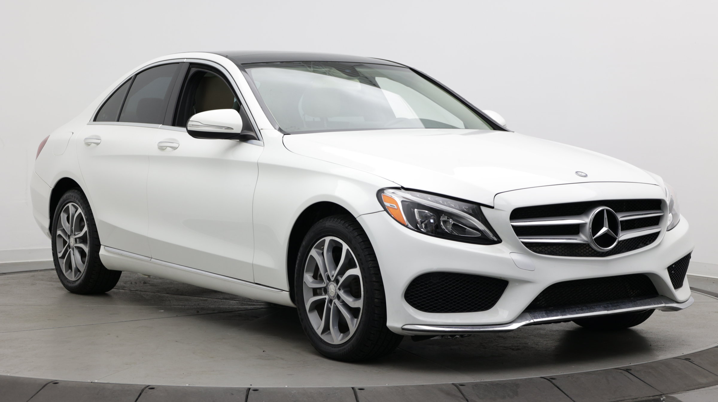 Used 2015 Mercedes-Benz C 300 4MATIC Sedan image 3