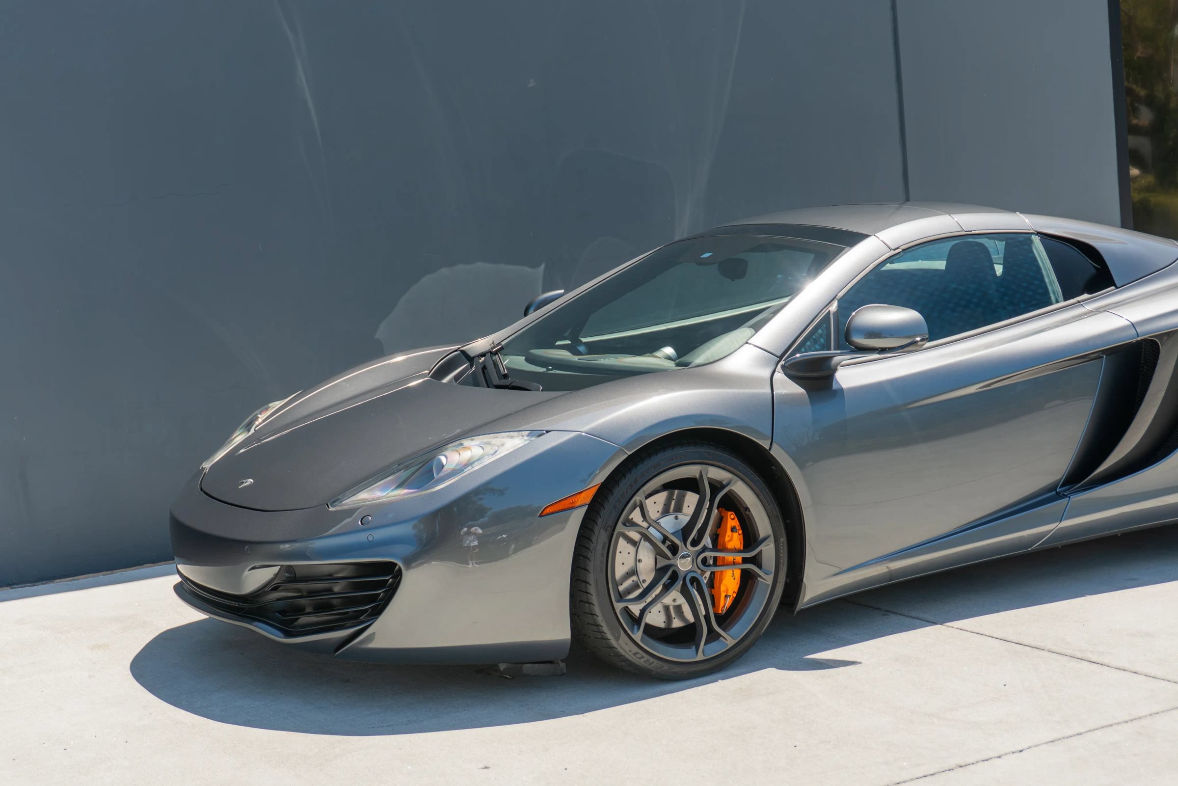 Used 2014 McLaren MP4-12C Spider RWD image 23