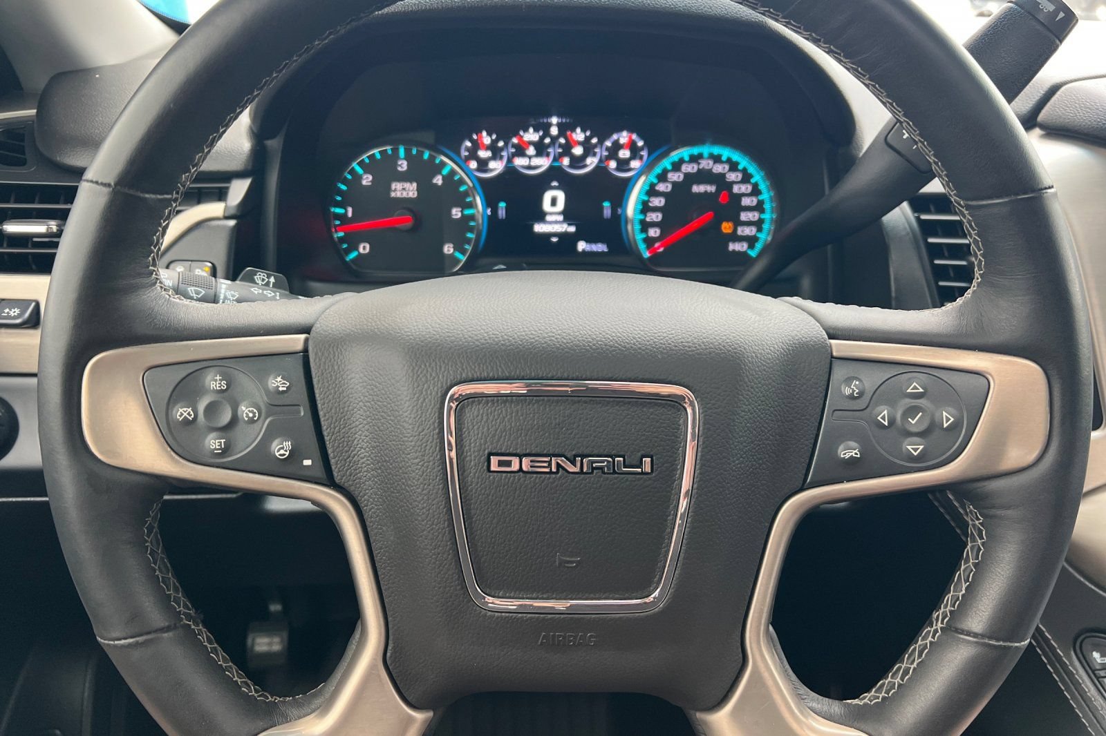 Used 2018 GMC Yukon XL Denali w/ Denali Ultimate Package AWD/4WD image 23