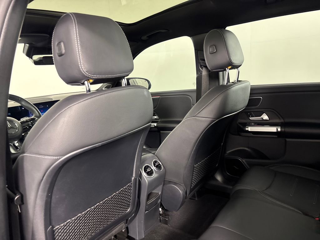 Used 2024 Mercedes-Benz GLB 35 AMG 4MATIC image 25