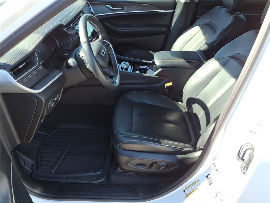 Used 2022 Jeep Grand Cherokee L Limited w/ Trailer Tow Group (B) image 11