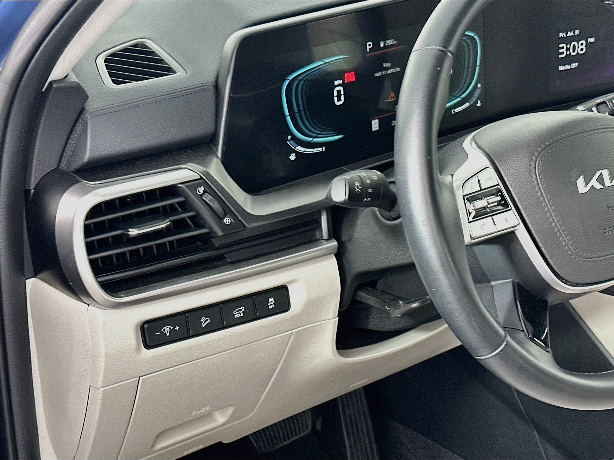 Used 2025 Kia Telluride S FWD image 17