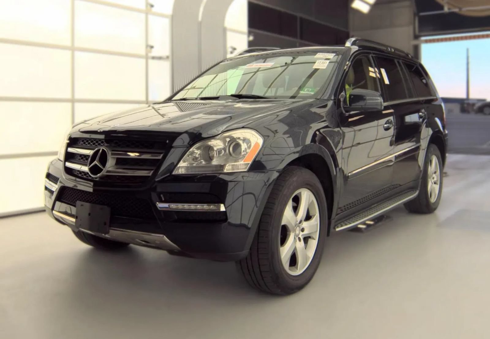 Used 2012 Mercedes-Benz GL 450 4MATIC w/ Premium 1 Pkg image 1