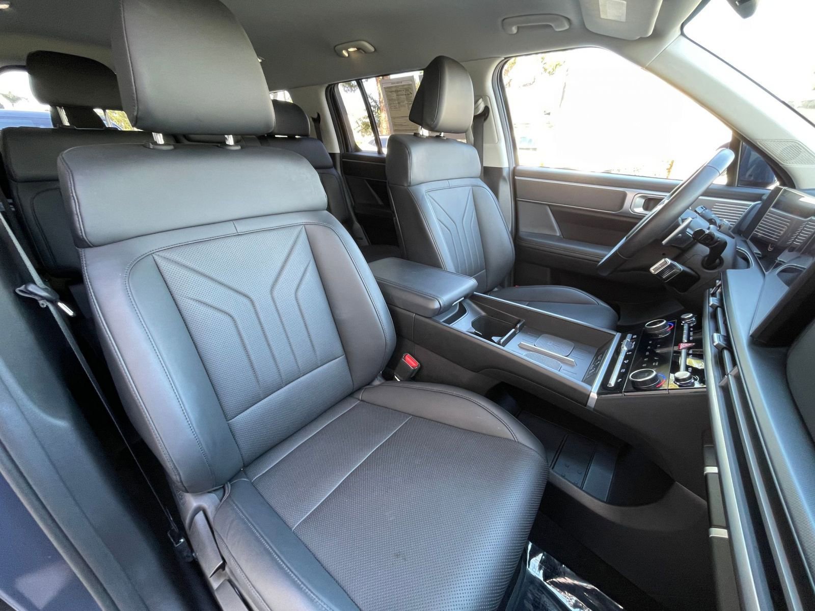 Used 2025 Hyundai Santa Fe SEL image 38