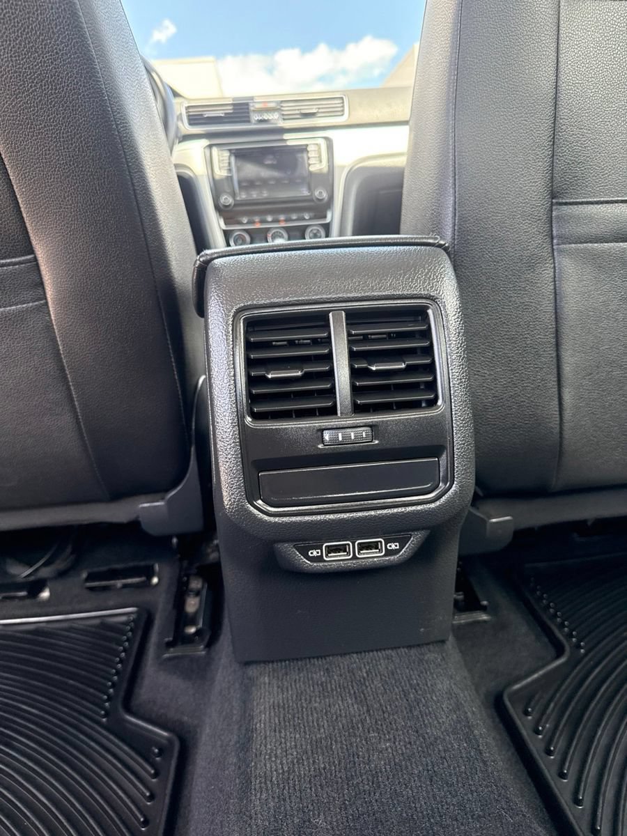 Used 2019 Volkswagen Passat 2.0T Wolfsburg FWD image 18
