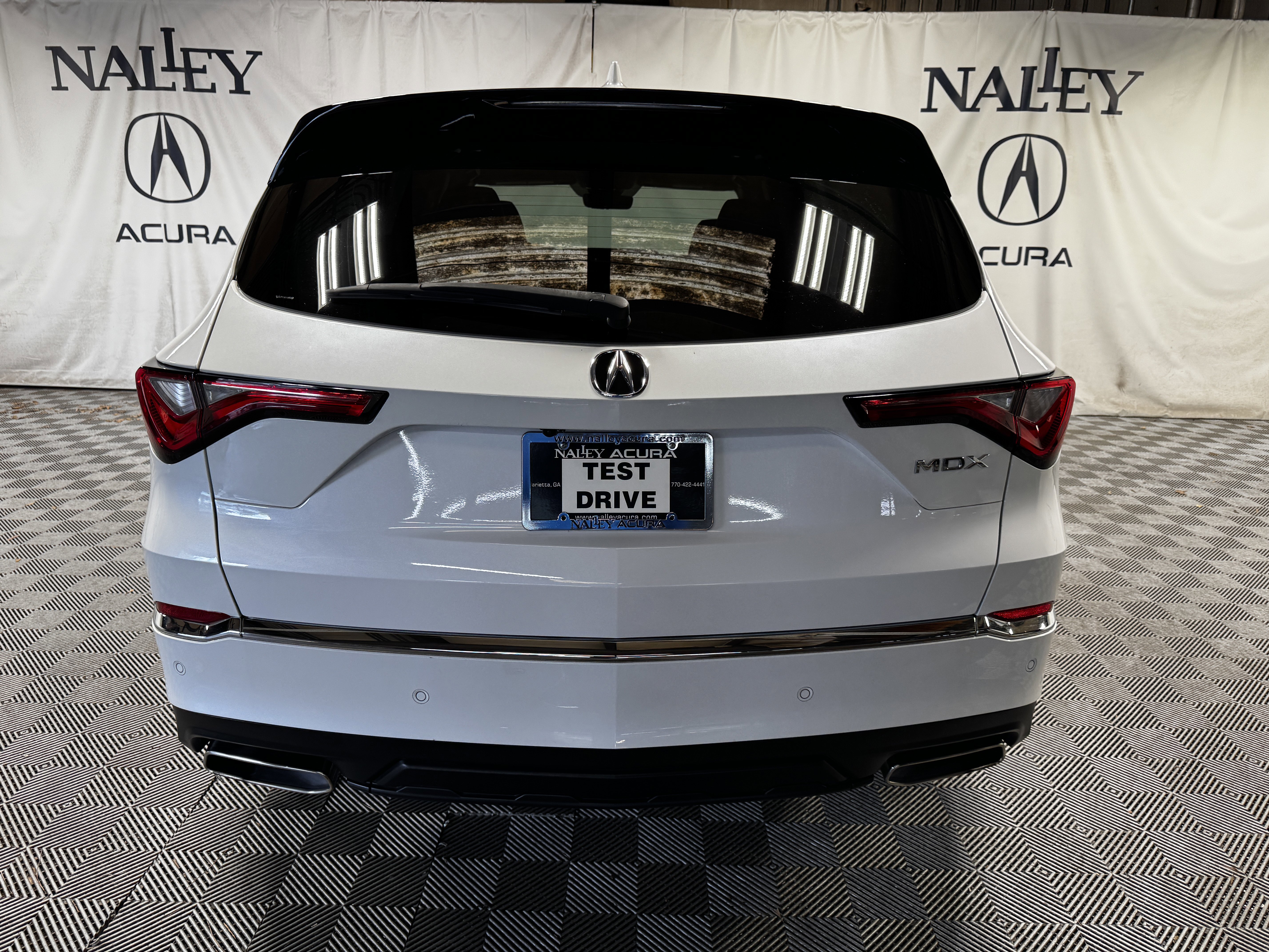 Certified 2023 Acura MDX FWD w/ Technology Package image 4