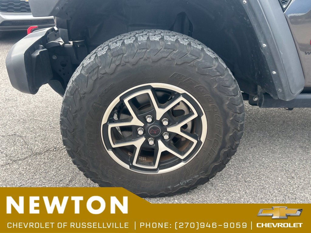 Used 2025 Jeep Wrangler Unlimited Rubicon AWD/4WD image 13