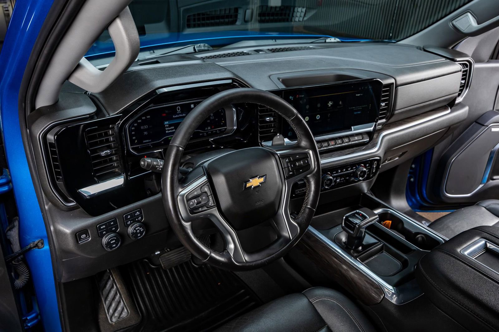 Used 2022 Chevrolet Silverado 1500 LTZ w/ Z71 Off-Road Package AWD/4WD image 16