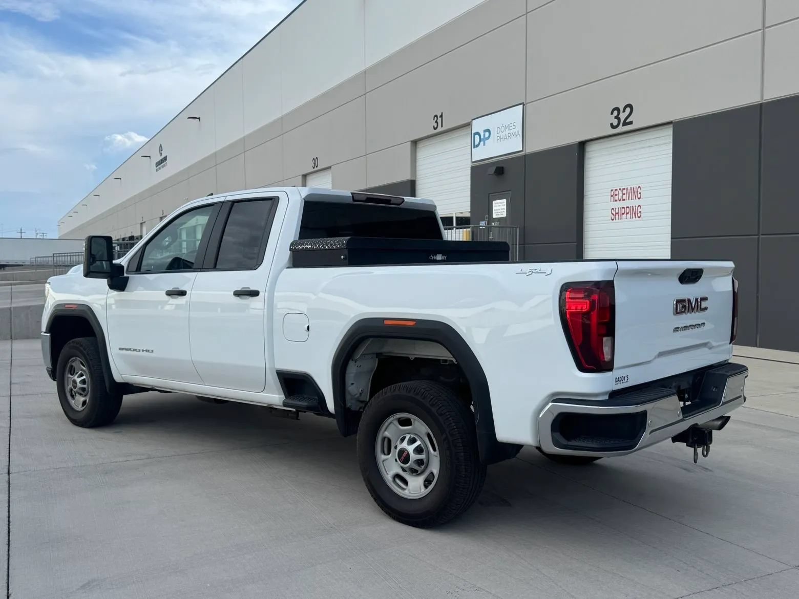 Used 2023 GMC Sierra 2500 Pro w/ Convenience Package AWD/4WD image 3