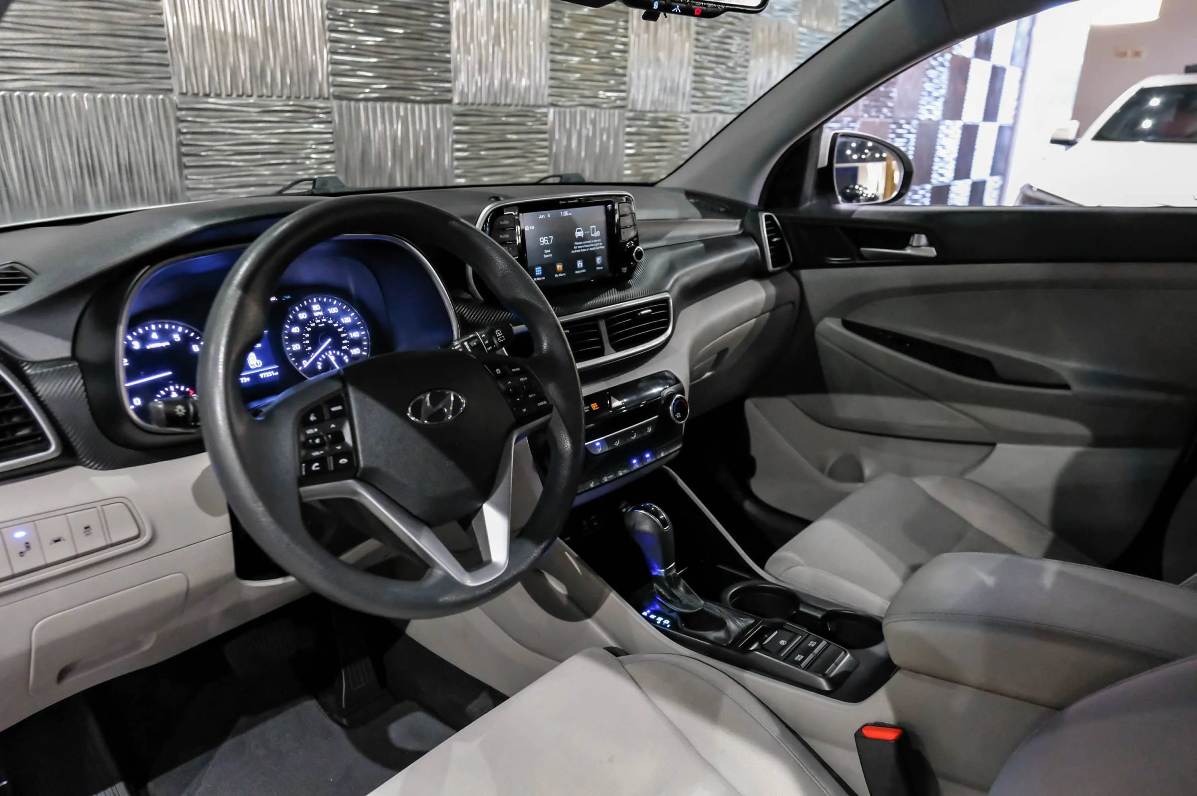 Used 2019 Hyundai Tucson Value FWD image 3