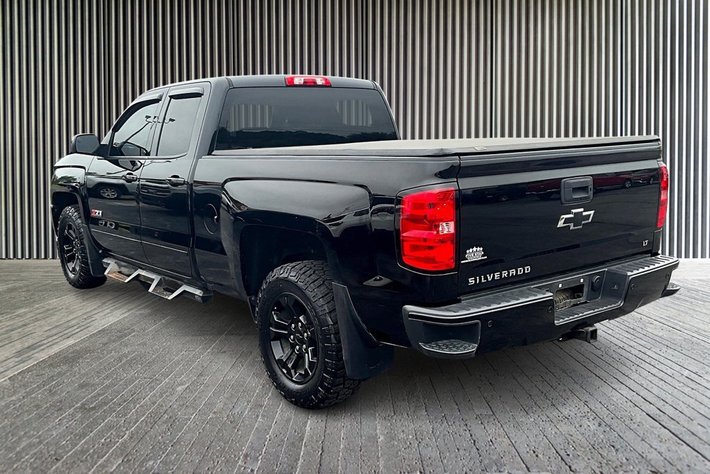 Used 2018 Chevrolet Silverado 1500 LT w/ Midnight Edition AWD/4WD image 11