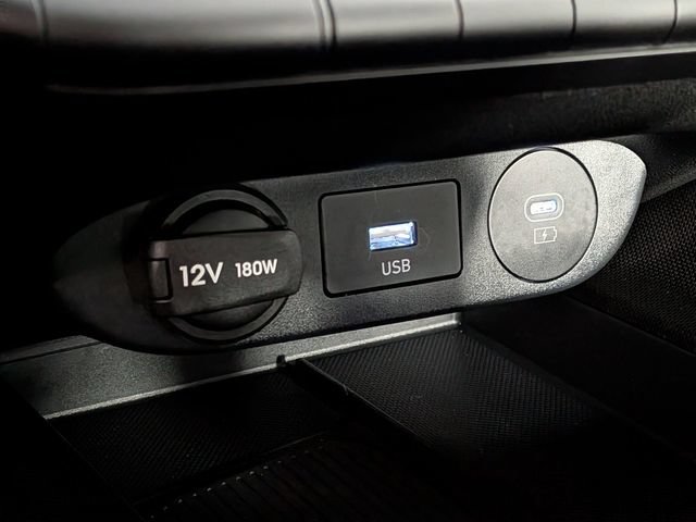 Used 2025 Hyundai Elantra SEL FWD image 23