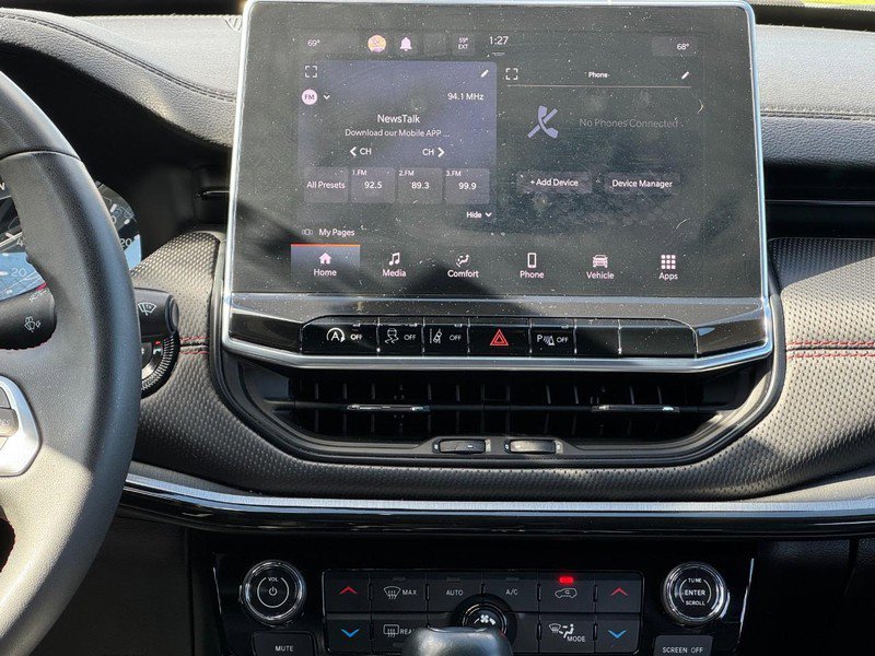 Used 2023 Jeep Compass Trailhawk image 12