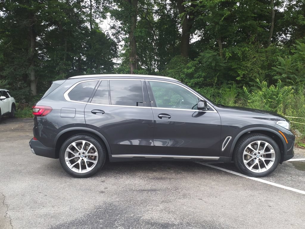 Used 2022 BMW X5 xDrive40i w/ Executive Package AWD/4WD image 8