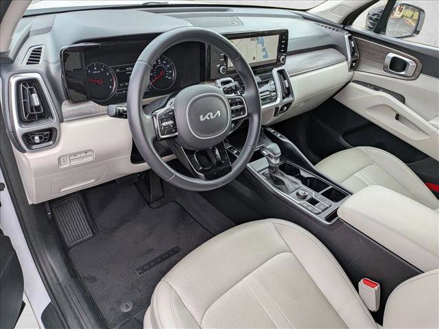 Used 2022 Kia Sorento EX w/ Panoramic Sunroof Package image 10