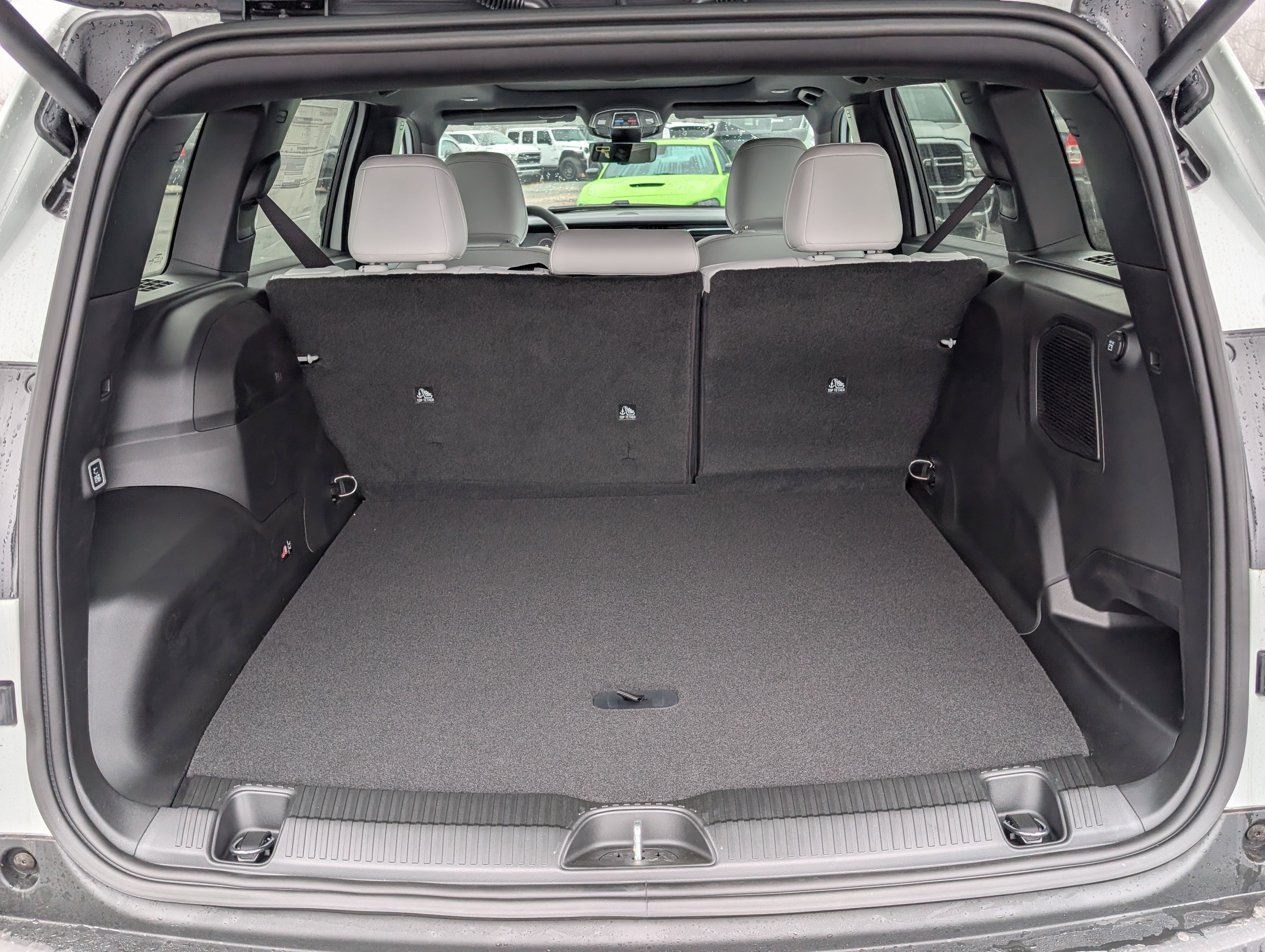 New 2026 Jeep Cherokee Overland image 9