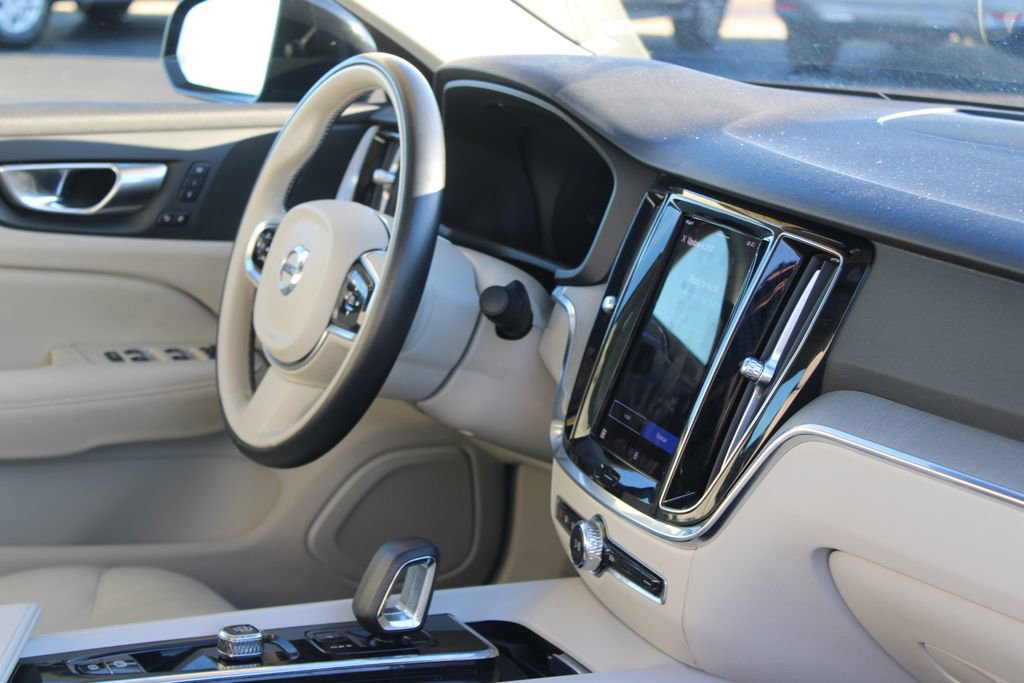 Used 2024 Volvo S60 B5 Plus image 29