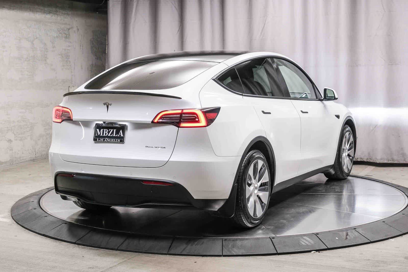 Used 2022 Tesla Model Y Long Range AWD/4WD image 4