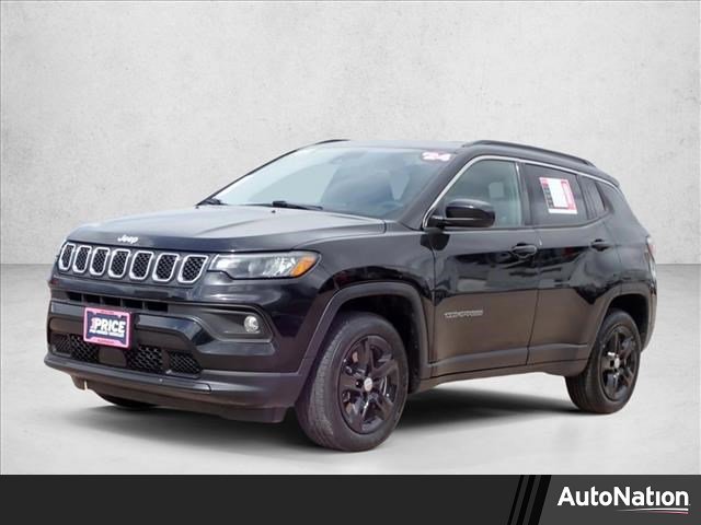 Used 2024 Jeep Compass Latitude AWD/4WD image 1