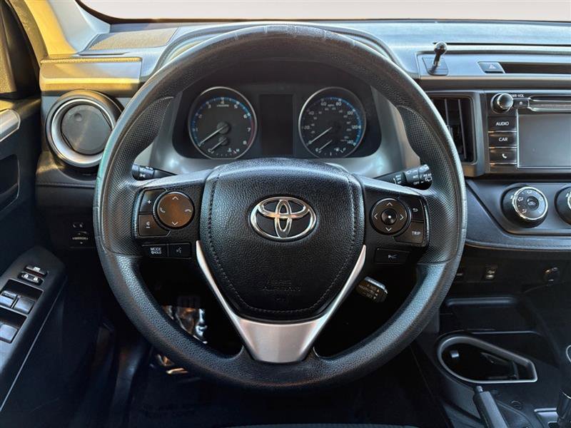 Used 2018 Toyota RAV4 LE w/ Carpet Mat Package image 12