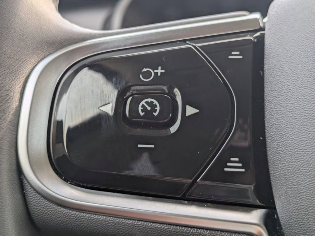 New 2025 Volvo XC90 T8 Ultra w/ Protection Package Premier AWD/4WD image 27