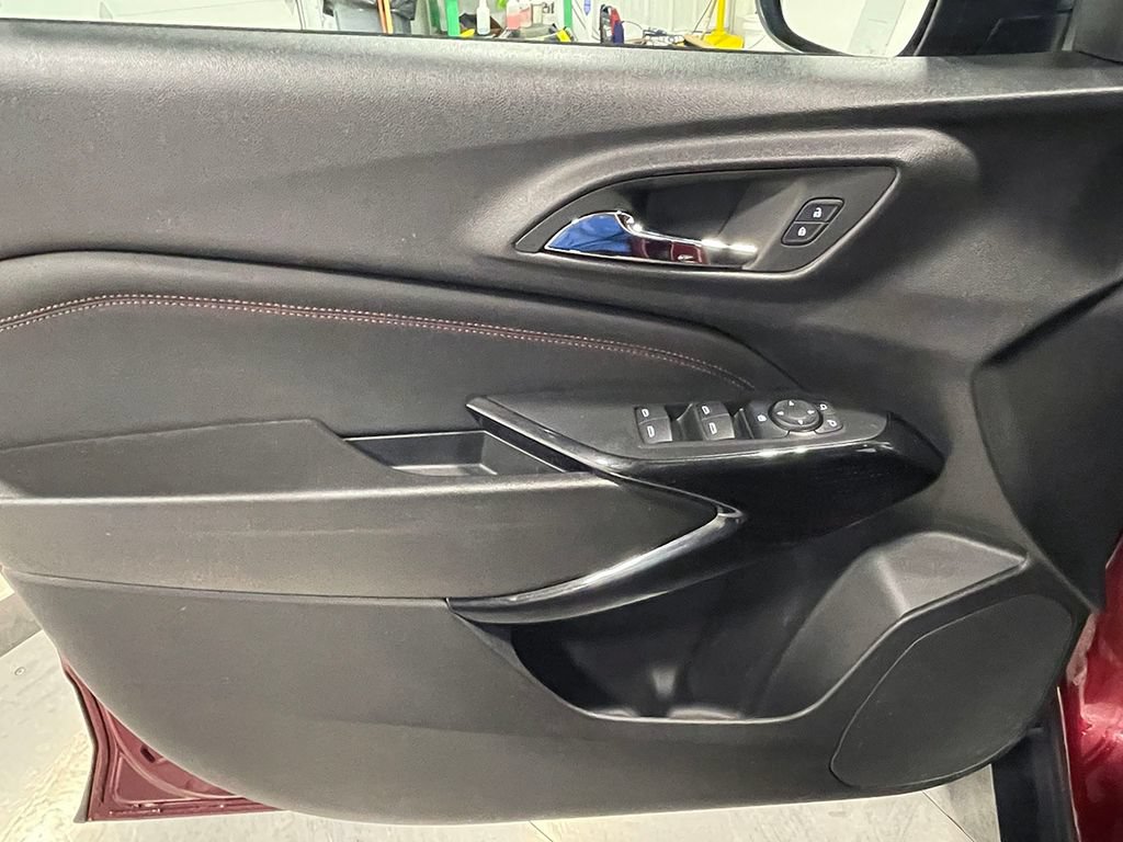 Used 2024 Chevrolet Trax RS FWD image 19