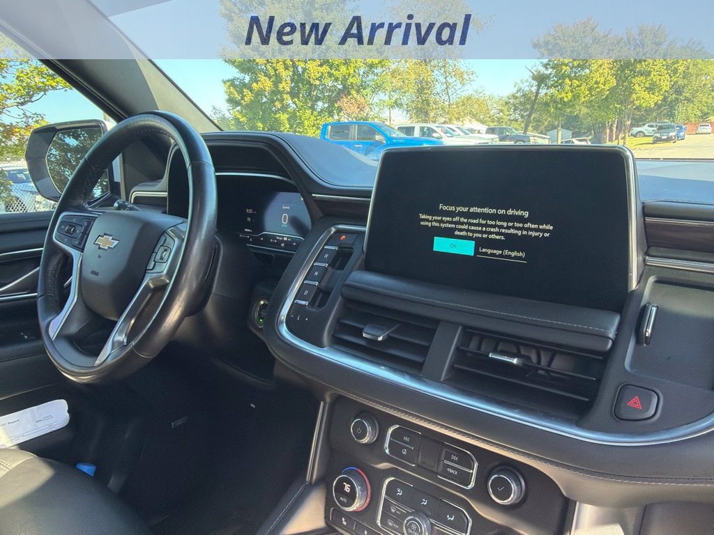 Used 2022 Chevrolet Suburban LT w/ LT Signature Package AWD/4WD image 3