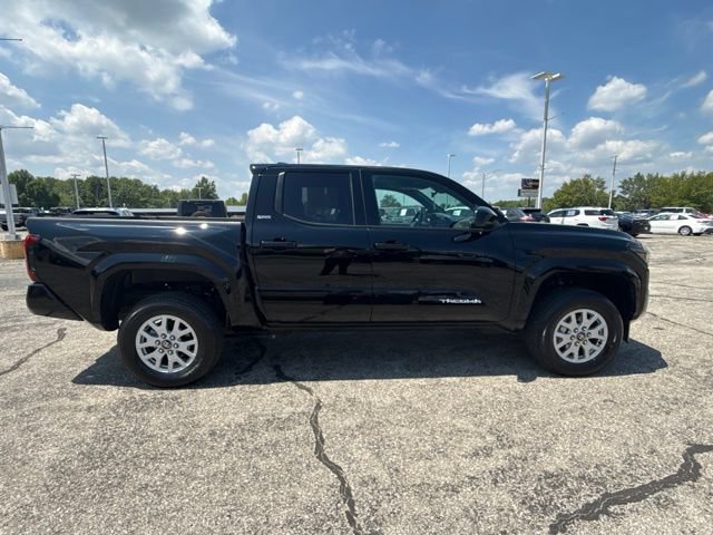 Used 2025 Toyota Tacoma SR5 AWD/4WD image 7