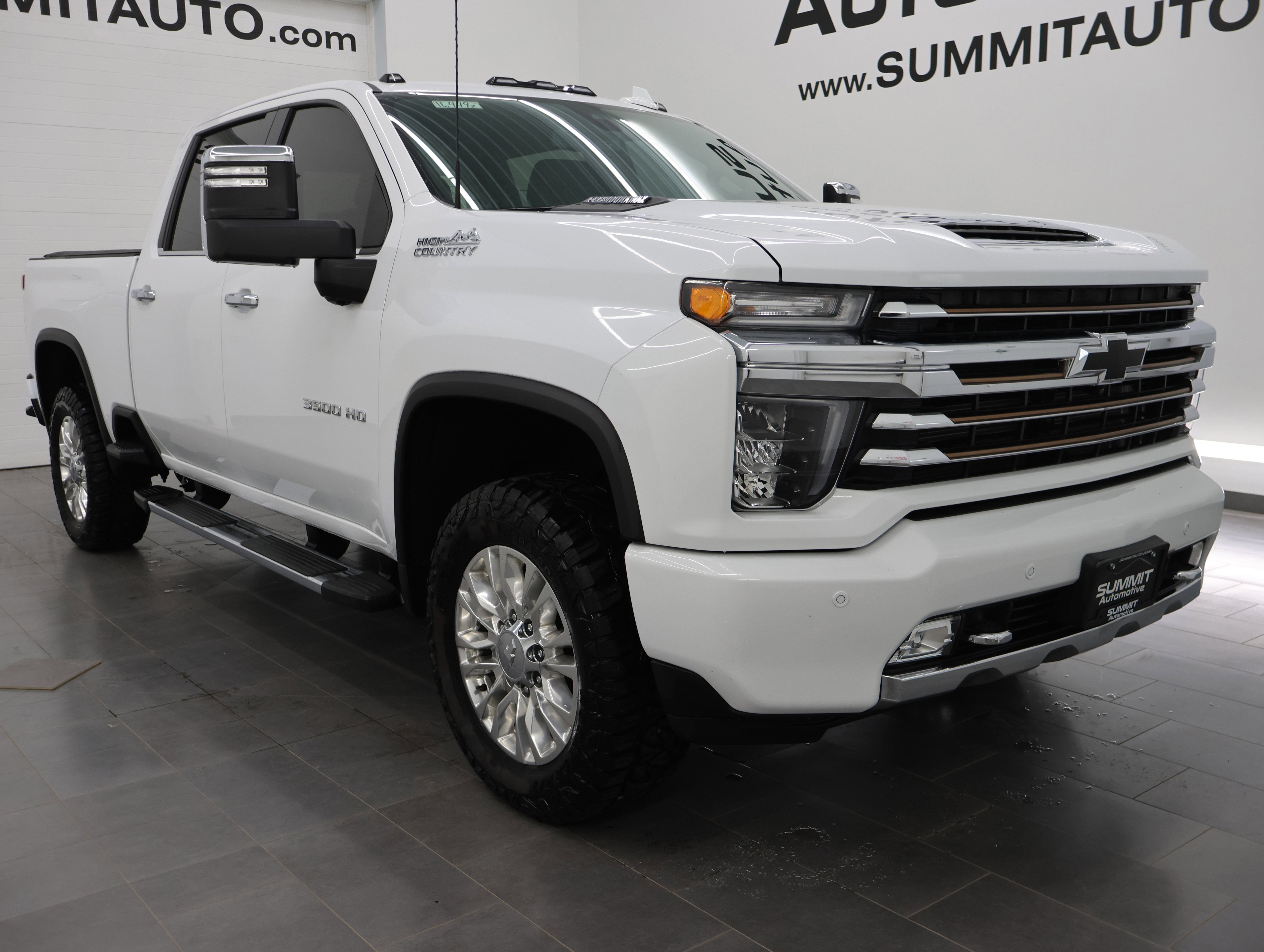 Used 2022 Chevrolet Silverado 3500 High Country w/ Safety Package II AWD/4WD image 2