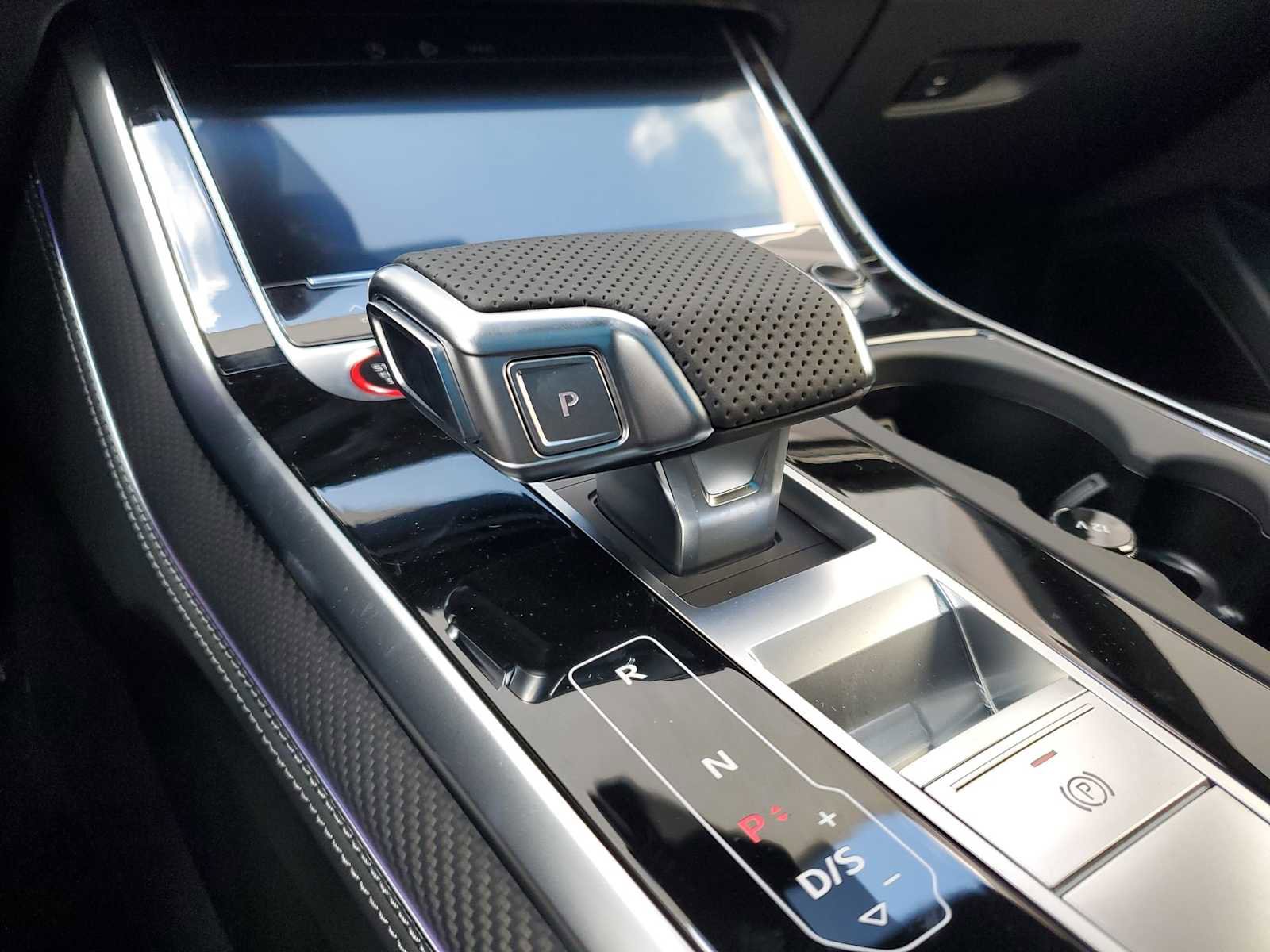 Certified 2025 Audi SQ8 Premium Plus image 22