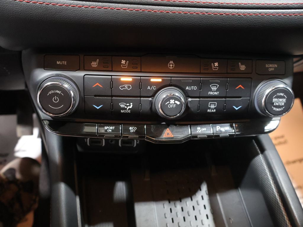 Used 2025 Dodge Durango R/T AWD/4WD image 28