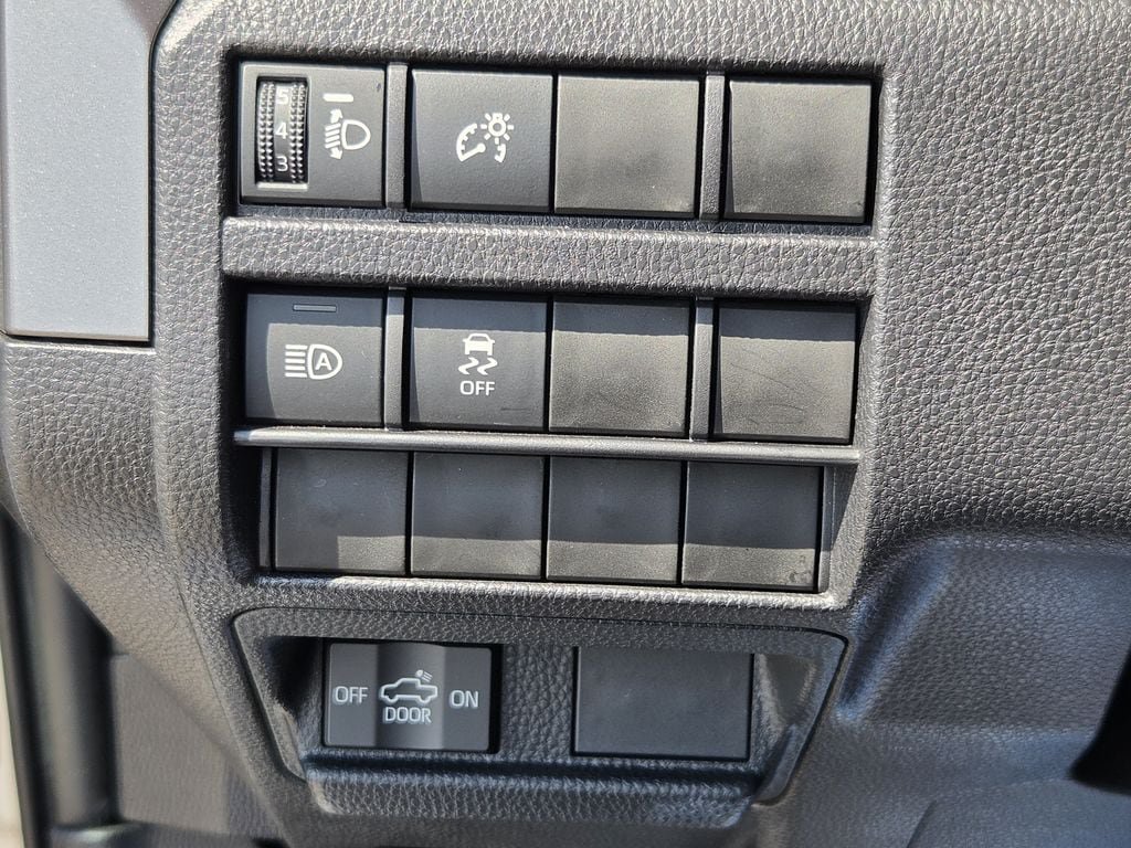 Used 2026 Toyota Tacoma SR5 AWD/4WD image 24