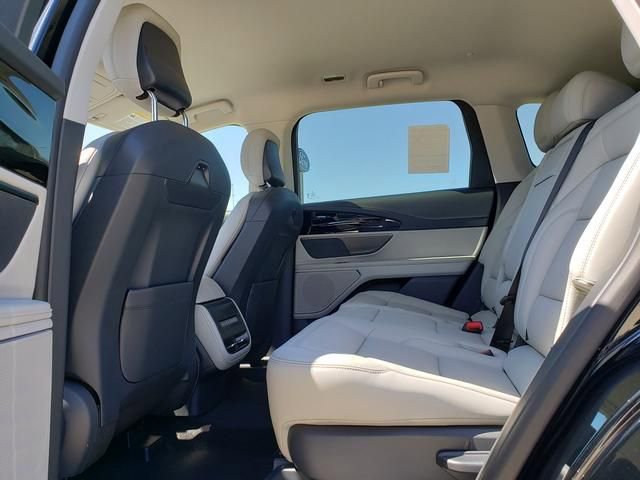 New 2026 Lincoln Nautilus Premier image 14