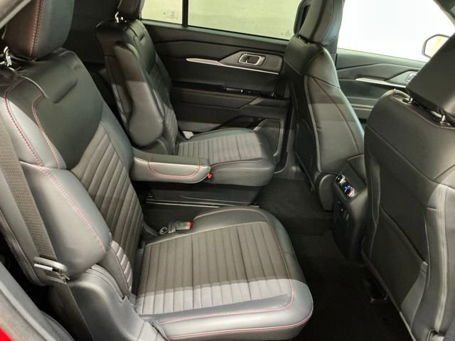 Used 2025 Ford Explorer ST-Line image 18