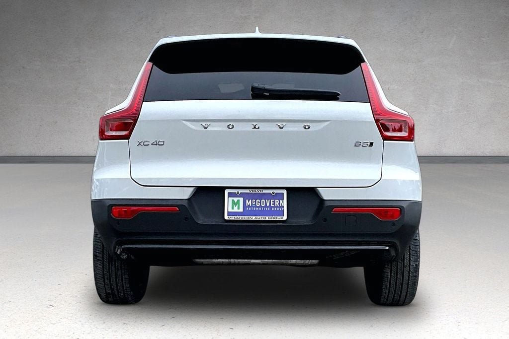 New 2026 Volvo XC40 B5 Plus w/ Protection Package Premier AWD/4WD image 4
