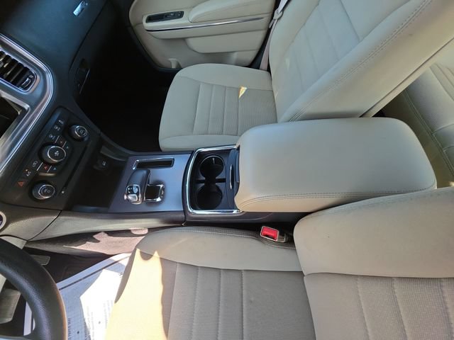 Used 2014 Dodge Charger SE RWD image 19