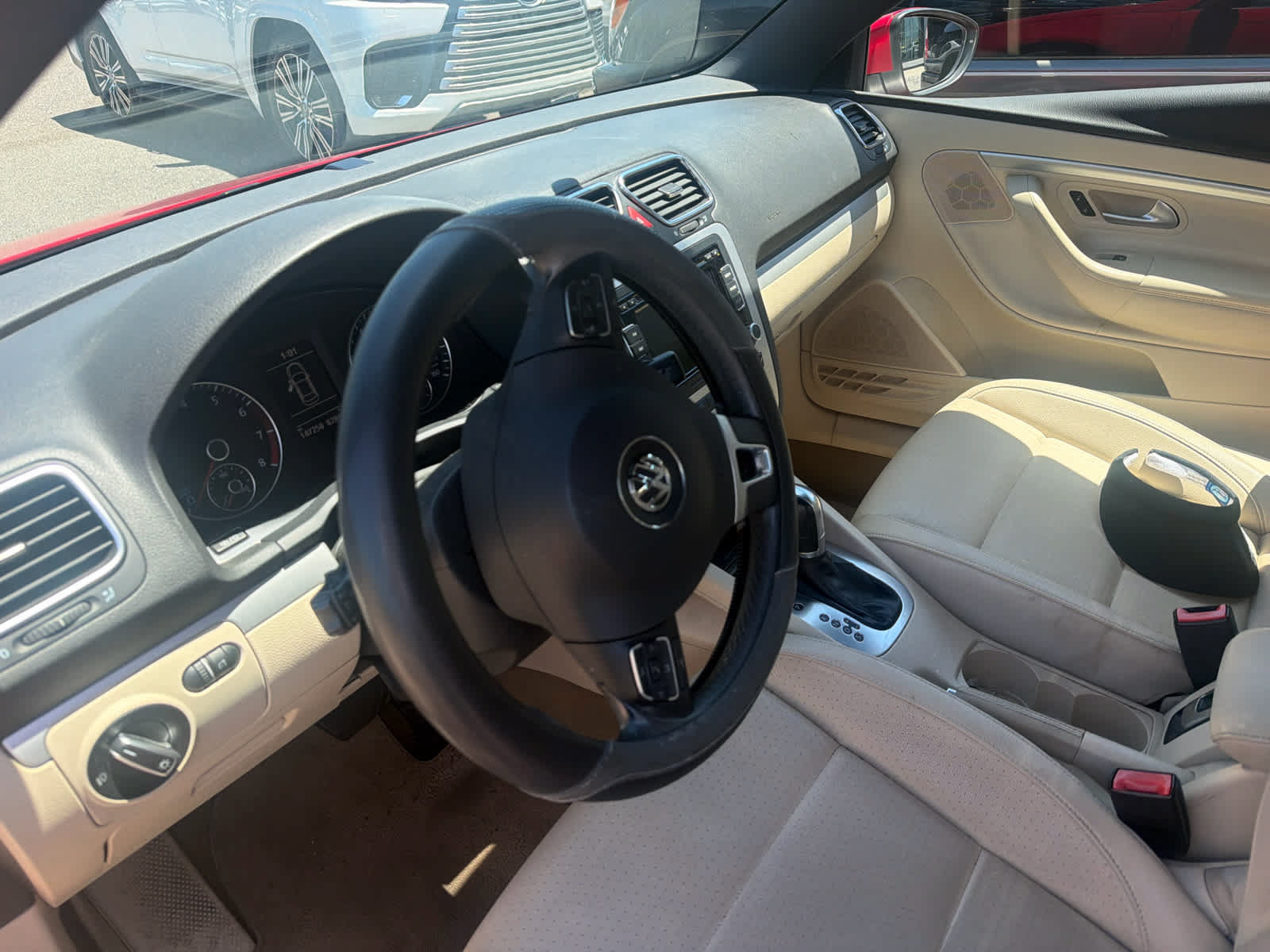 Used 2013 Volkswagen Eos FWD image 7