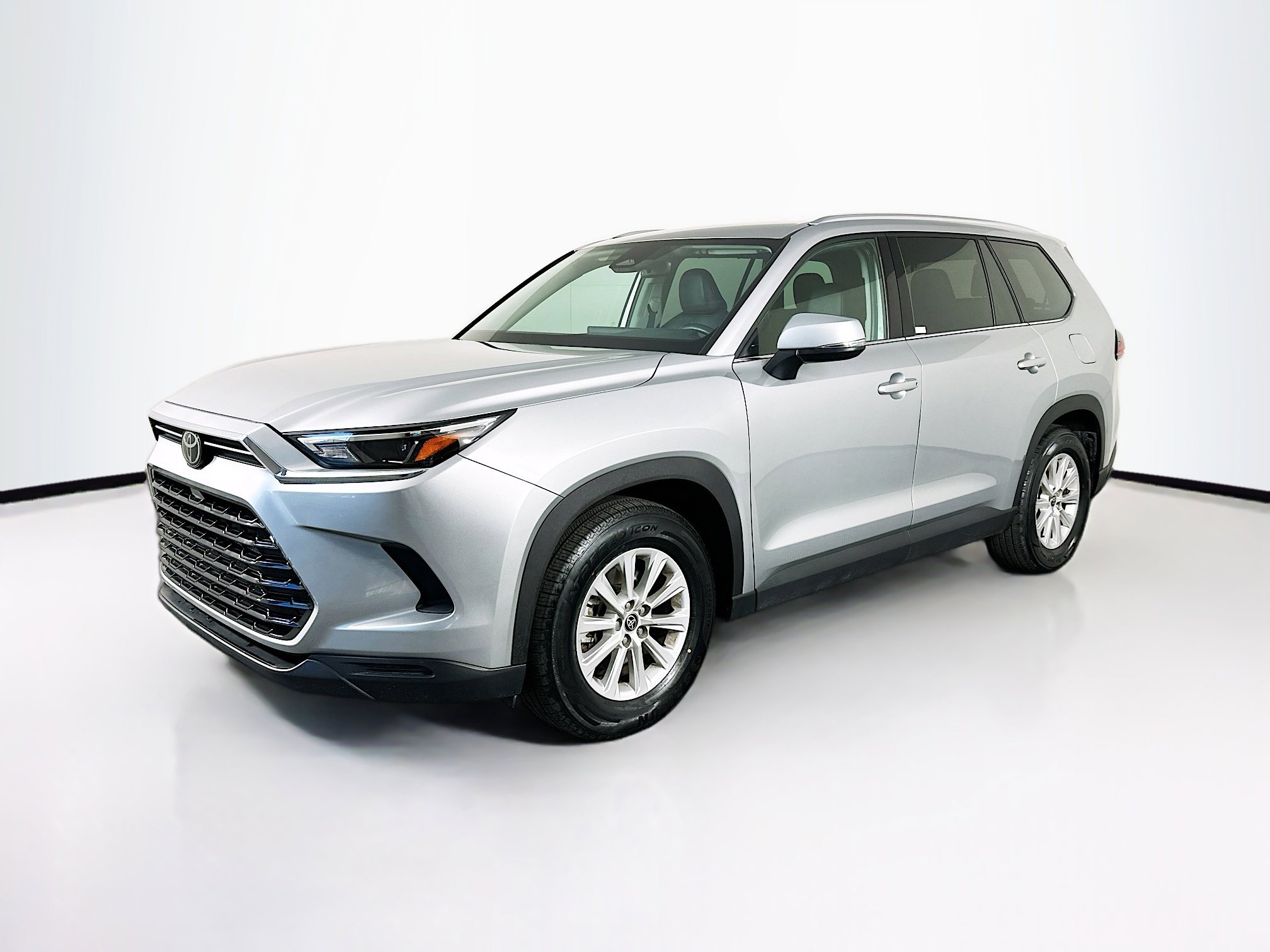 Used 2025 Toyota Grand Highlander FWD image 3