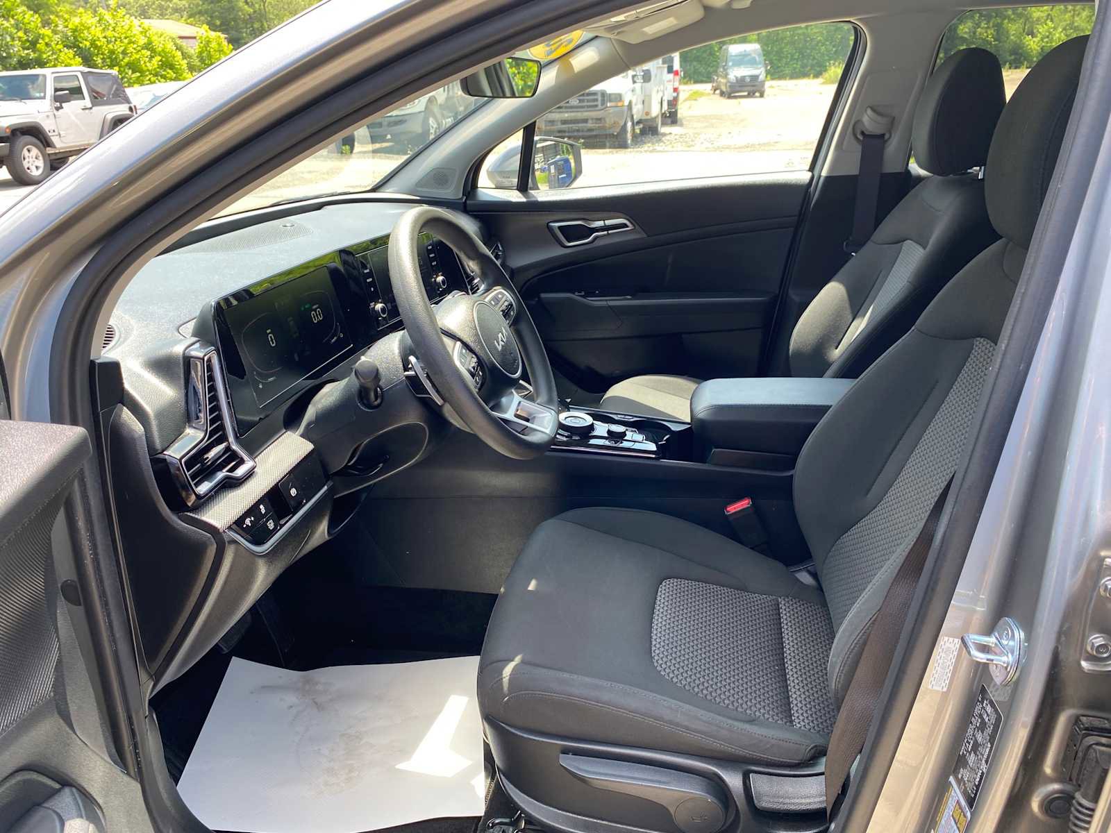 Used 2023 Kia Sportage LX AWD/4WD image 9