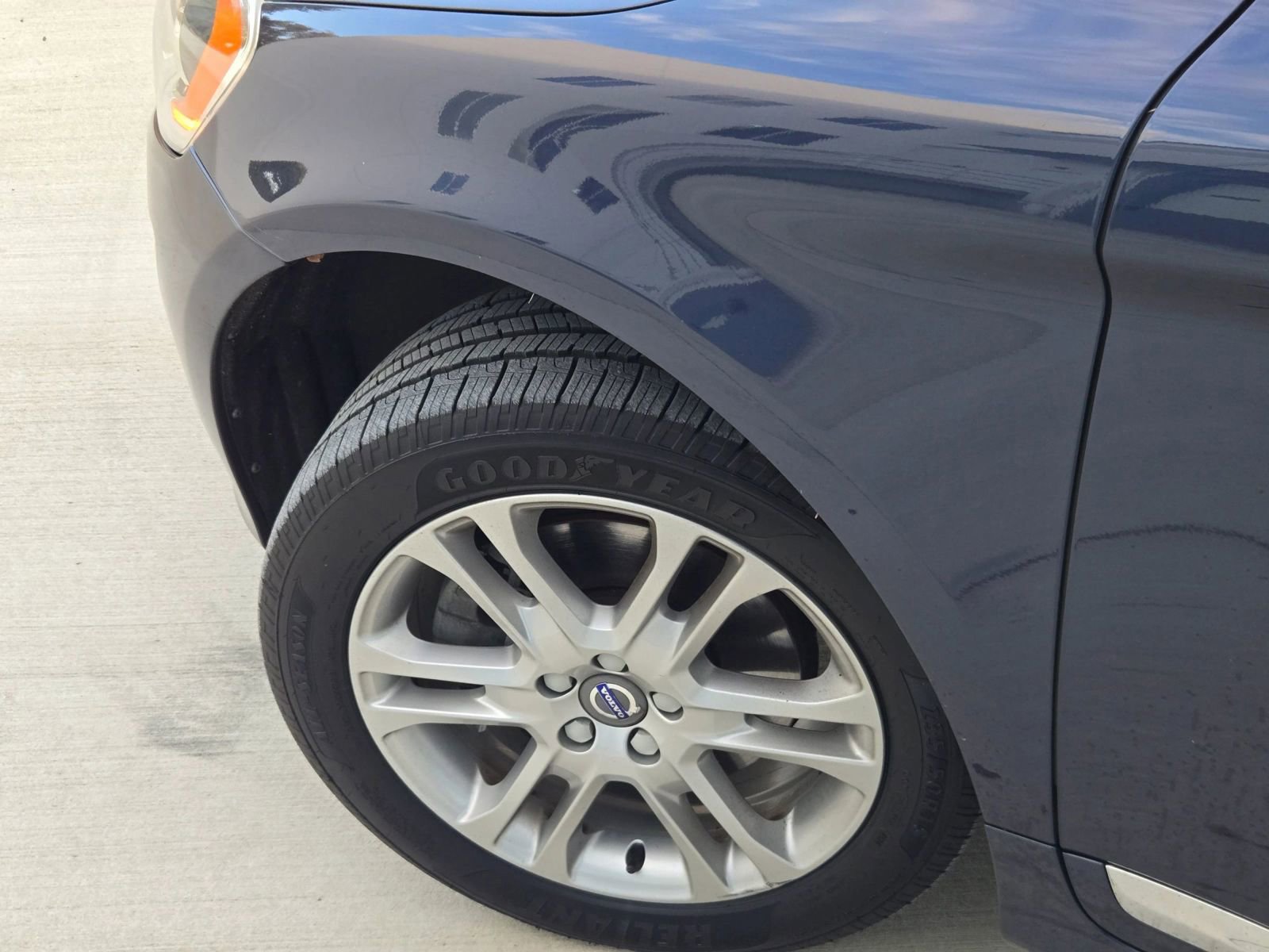 Used 2015 Volvo XC60 T5 image 35