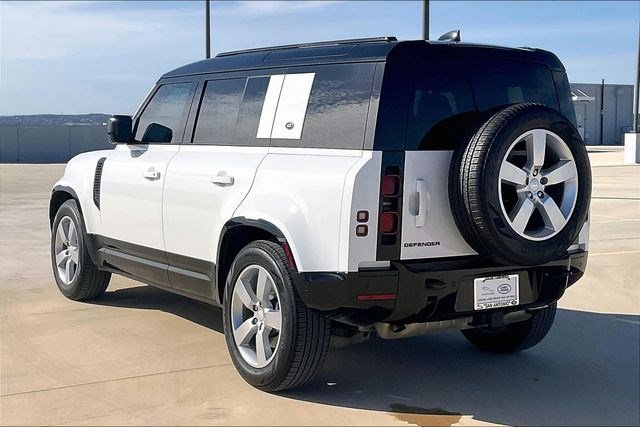 Used 2024 Land Rover Defender 110 X-Dynamic SE image 15